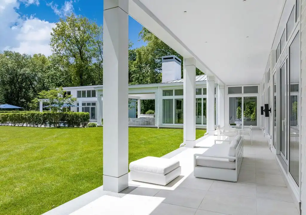 8 Fox Run Ln Exquisite Contemporary Estate by SBP Homes in Connecticut Lists for 22 Million 5