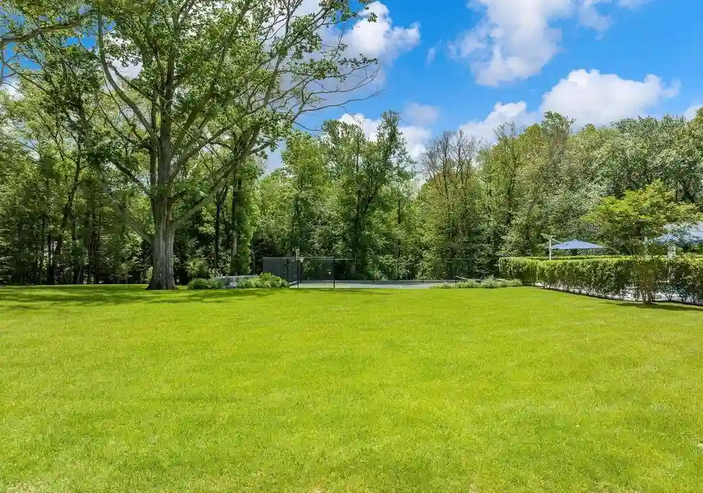 8 Fox Run Ln Exquisite Contemporary Estate by SBP Homes in Connecticut Lists for 22 Million 8