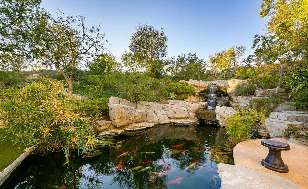 Breathtaking 31 Acre Malibu Estate at 10502 Yellow Hill Rd Showcases Unrivaled Oceanfront Elegance for 52 Million 10