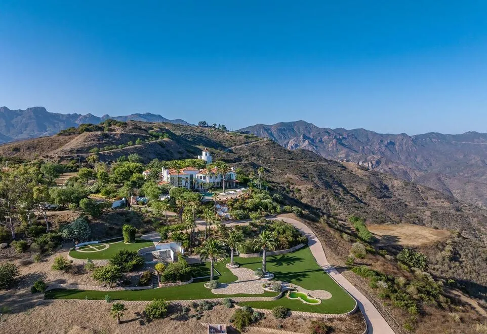 Breathtaking 31 Acre Malibu Estate at 10502 Yellow Hill Rd Showcases Unrivaled Oceanfront Elegance for 52 Million 19