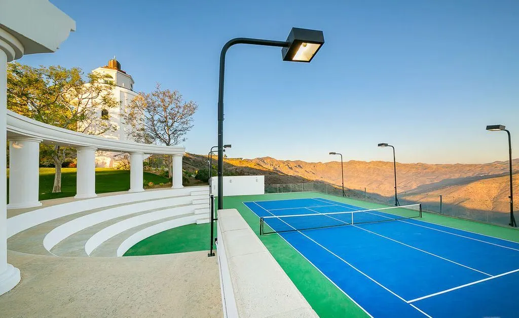 Breathtaking 31 Acre Malibu Estate at 10502 Yellow Hill Rd Showcases Unrivaled Oceanfront Elegance for 52 Million 9