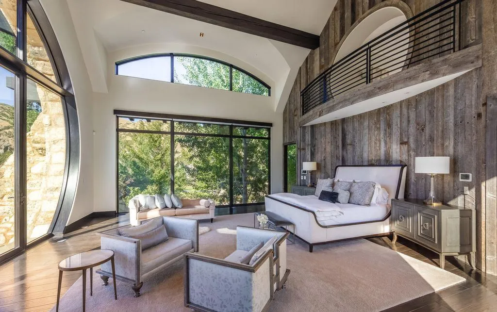 Breathtaking Fantasy Estate at 5618 E South Fork Rd Captures ‘Lord of the Rings Magic Listed for 43 Million in Ut 18