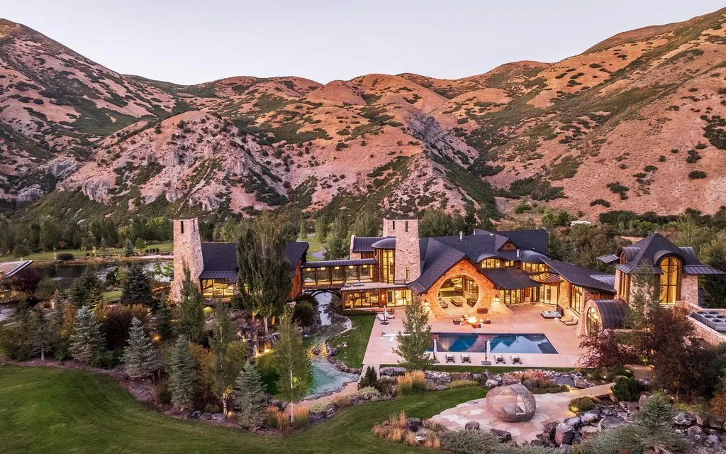 Breathtaking Fantasy Estate at 5618 E South Fork Rd Captures ‘Lord of the Rings Magic Listed for 43 Million in Ut 2