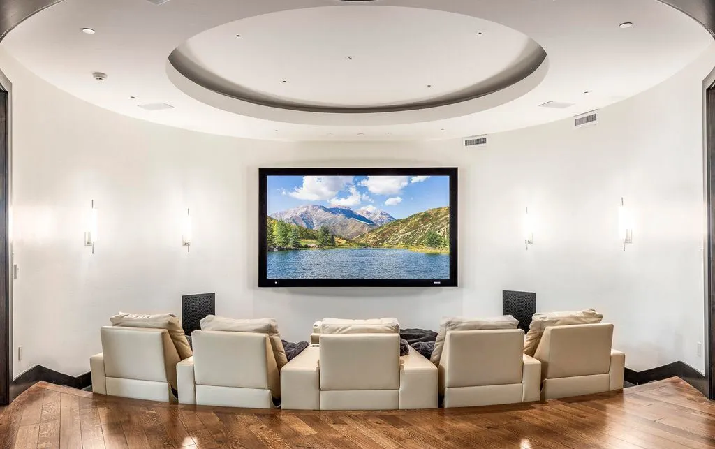 Breathtaking Fantasy Estate at 5618 E South Fork Rd Captures ‘Lord of the Rings Magic Listed for 43 Million in Ut 21