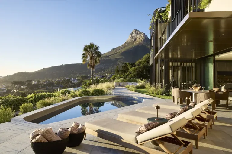 C 9 House by GSQUARED Architects Blends Modern Coastal Architecture with Timeless Serenity