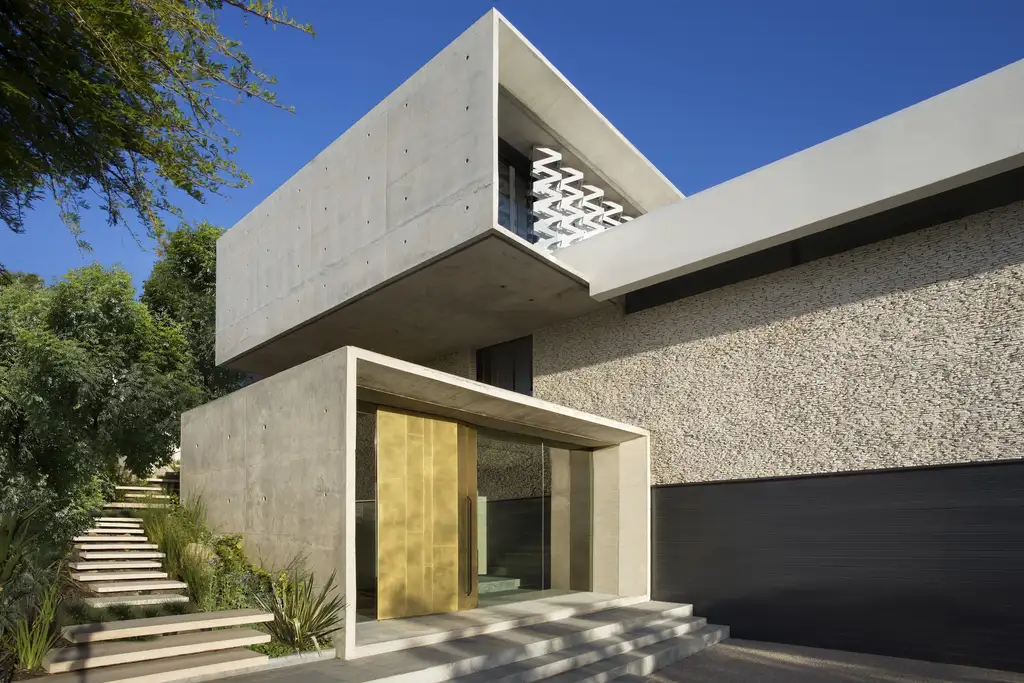 City Villa by ARRCC Showcases Bold Geometric Design and Breathtaking Urban Views