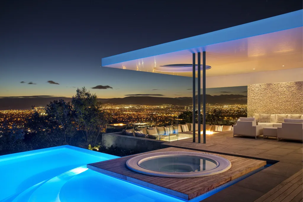 City Villa by ARRCC Showcases Bold Geometric Design and Breathtaking Urban Views