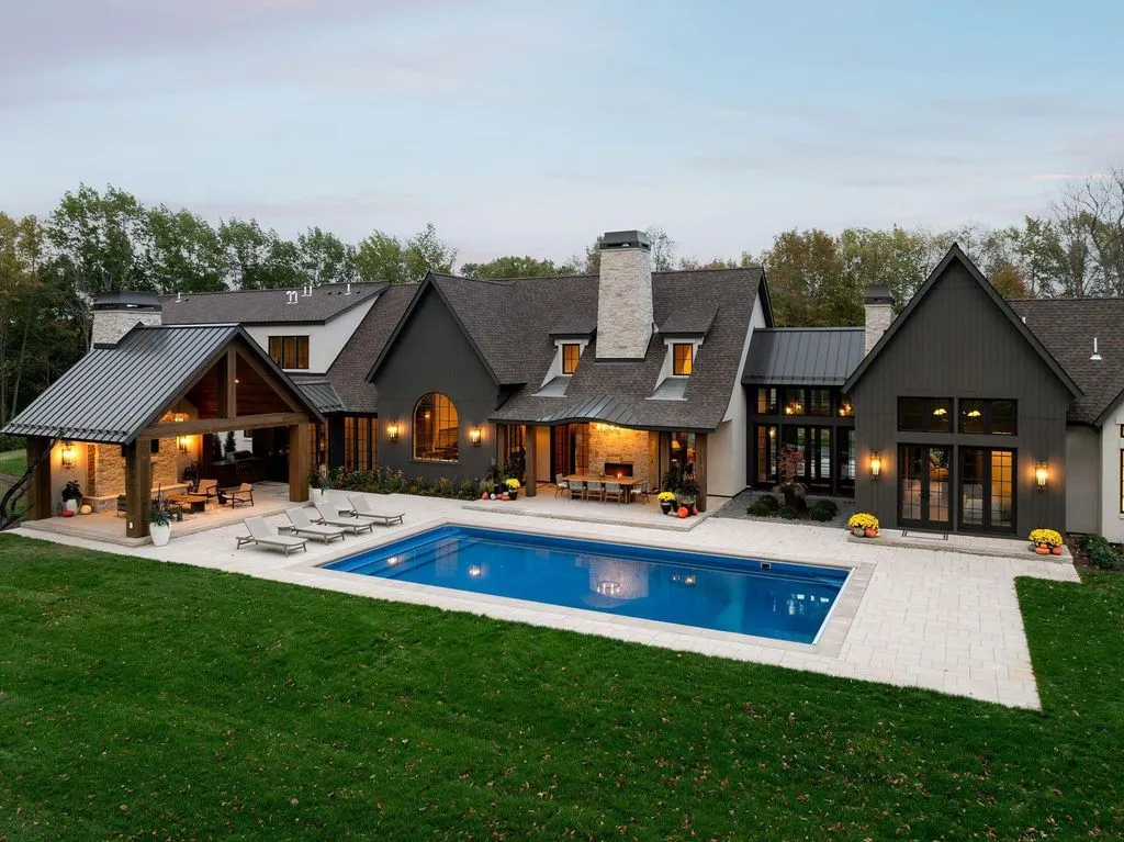 Exquisite Estate at 2295 Tamarack Dr Showcases Architectural Brilliance by James Co. Homes and Alexander Design Group 20