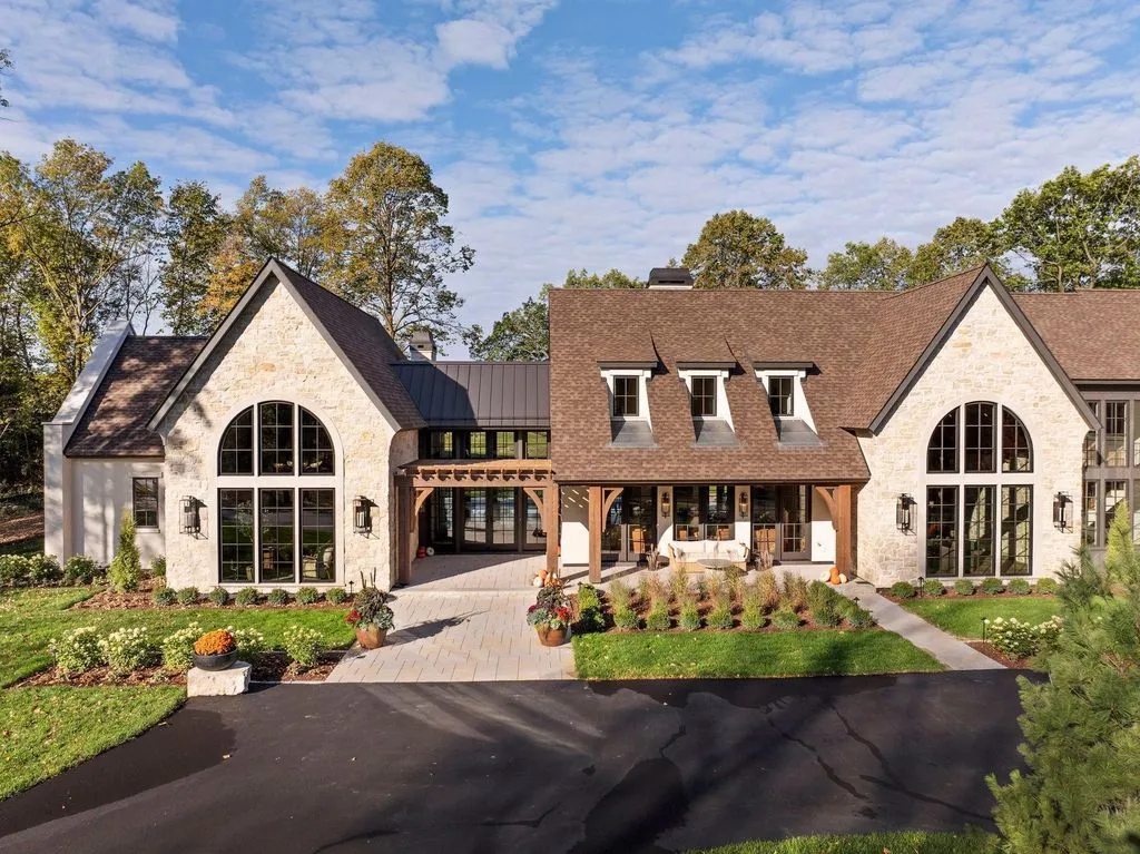Exquisite Estate at 2295 Tamarack Dr Showcases Architectural Brilliance by James Co. Homes and Alexander Design Group 4