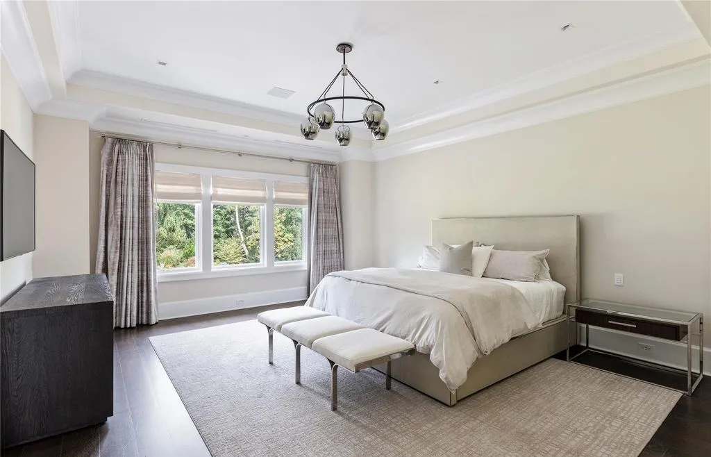 Exquisite Modern Masterpiece at 53 Simonson Road Elevates New York Luxury Living Priced at 12.8 Million 19