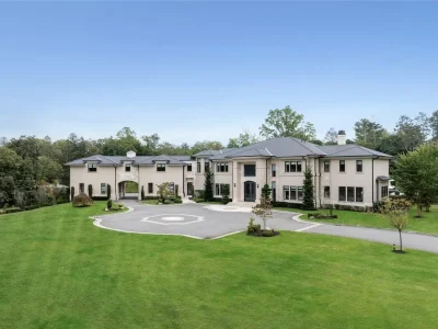 A $12.8 Million New York Estate That Perfectly Marries Elegance and Innovation 1 Exquisite Modern Masterpiece at 53 Simonson Road Elevates New York Luxury Living Priced at 12.8 Million 2