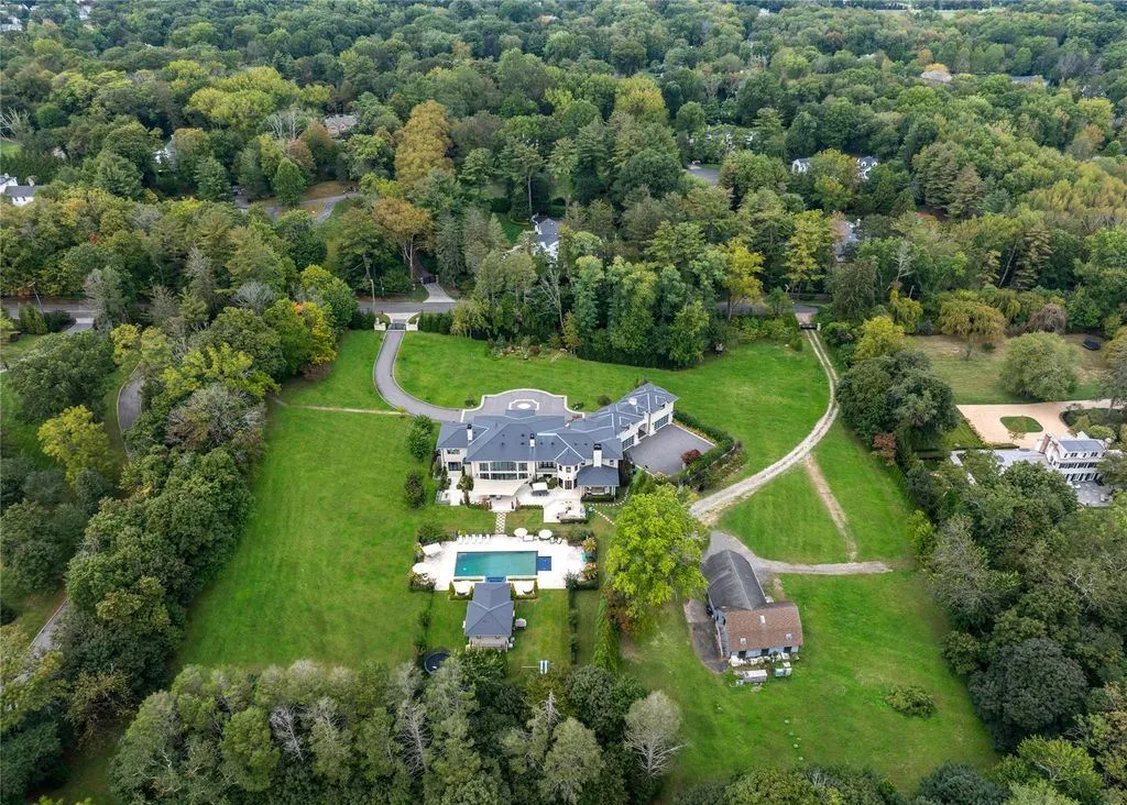 Exquisite Modern Masterpiece at 53 Simonson Road Elevates New York Luxury Living Priced at 12.8 Million 26