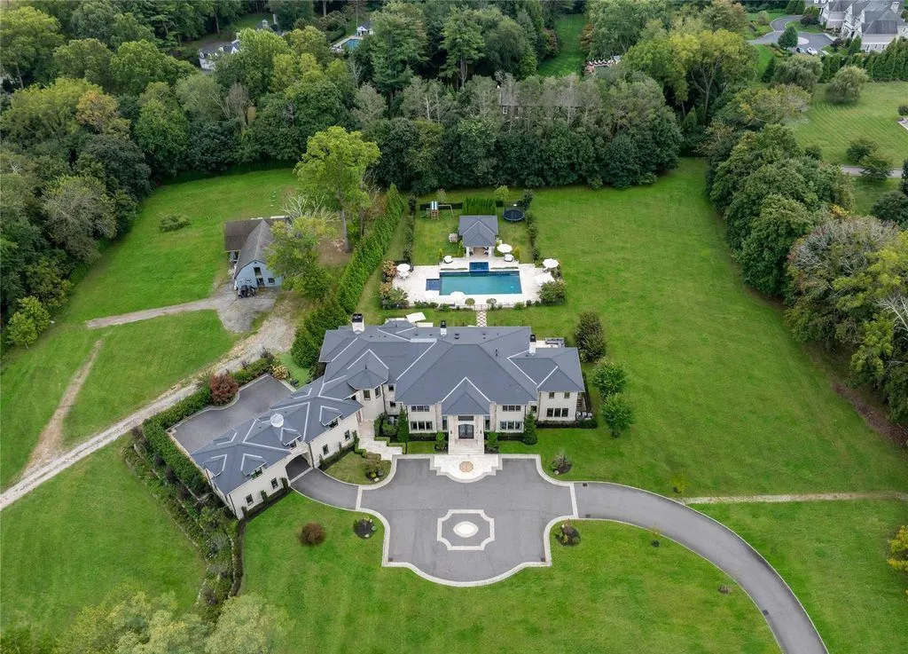 Exquisite Modern Masterpiece at 53 Simonson Road Elevates New York Luxury Living Priced at 12.8 Million 4