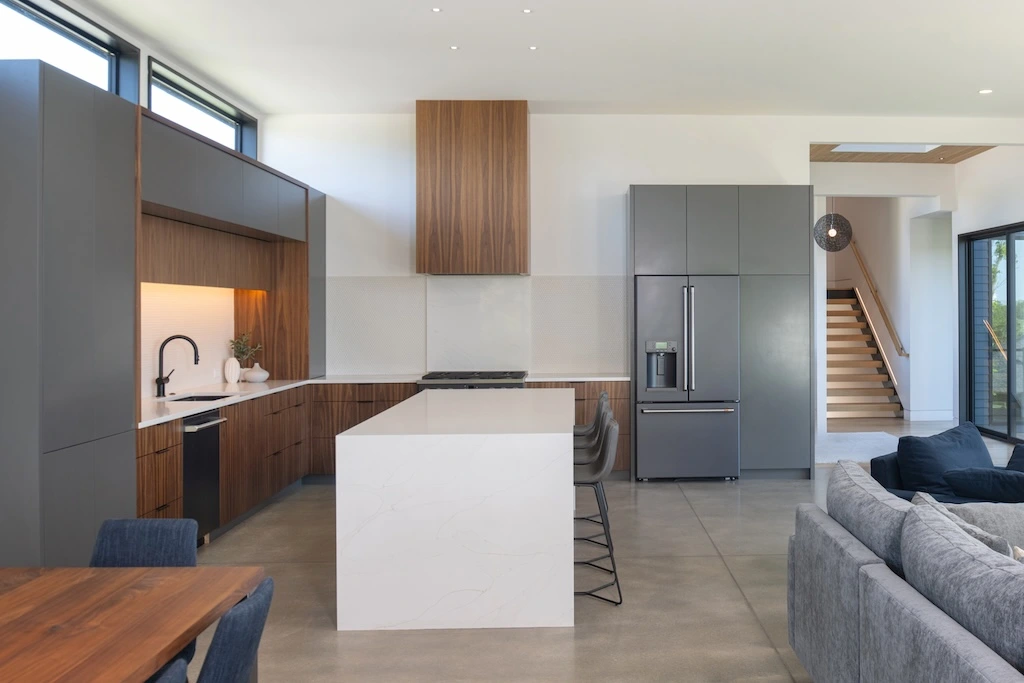 Faust Residence by KEM STUDIO, Modern Lakeside Masterpiece at Lake Winnebago