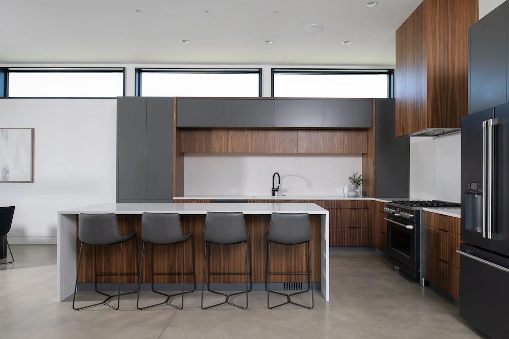 Faust Residence by KEM STUDIO Modern Lakeside Masterpiece at Lake Winnebago 2