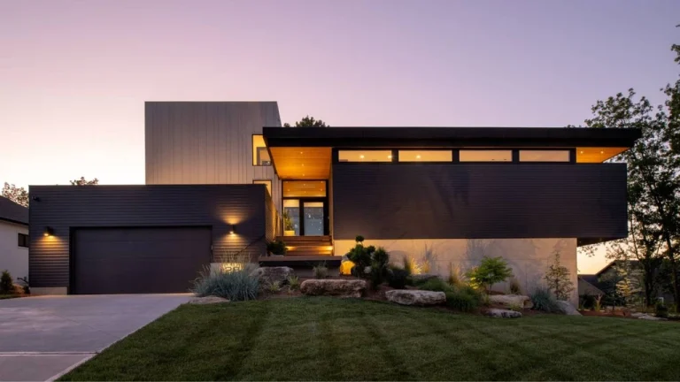 Faust Residence by KEM STUDIO, Modern Lakeside Masterpiece at Lake Winnebago