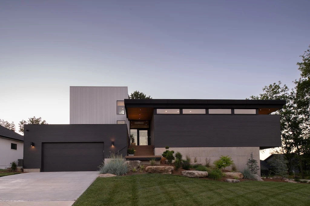 Faust Residence by KEM STUDIO, Modern Lakeside Masterpiece at Lake Winnebago