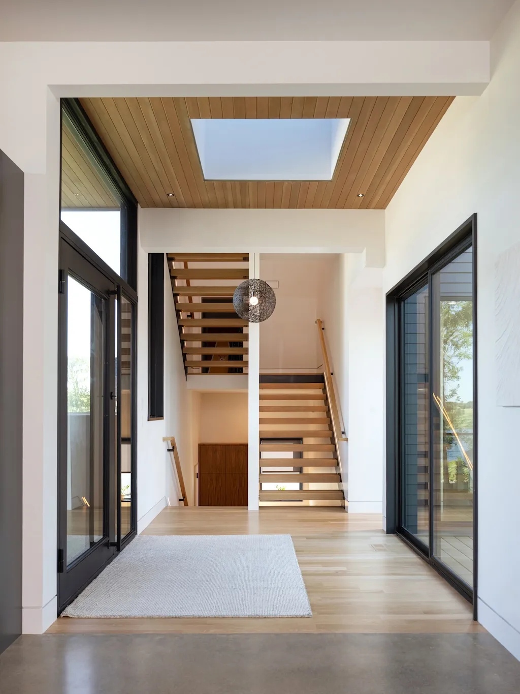 Faust Residence by KEM STUDIO, Modern Lakeside Masterpiece at Lake Winnebago