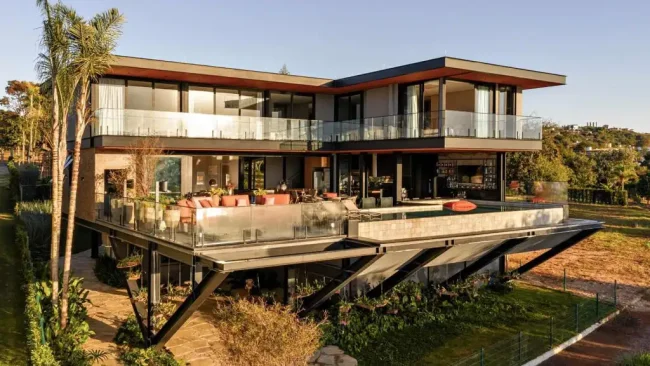 House by the Lake by Dayala e Rafael Arquitetos Associados, A Dialogue Between Structure, Landscape, and Serenity