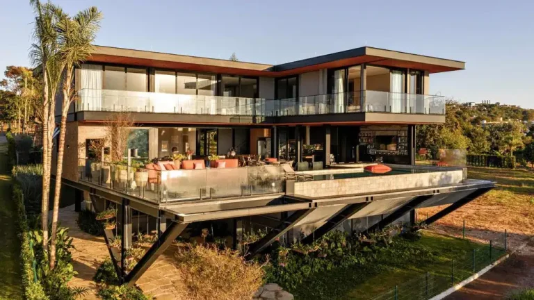 House by the Lake by Dayala e Rafael Arquitetos Associados, A Dialogue Between Structure, Landscape, and Serenity