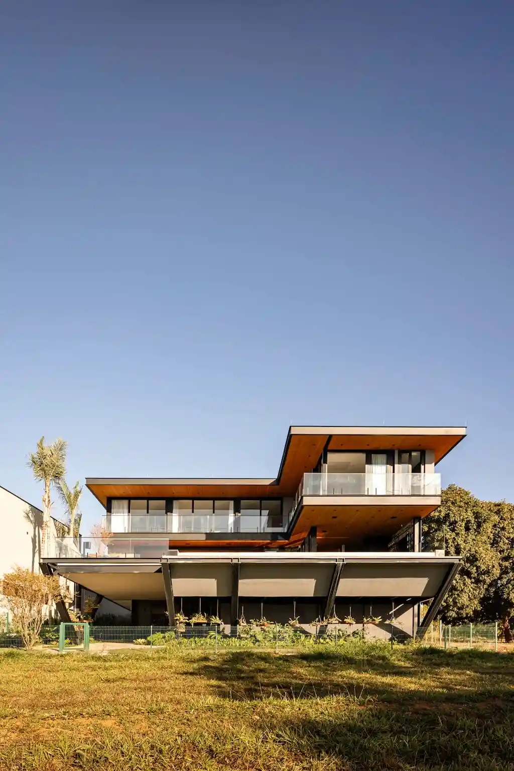 House by the Lake by Dayala e Rafael Arquitetos Associados, A Dialogue Between Structure, Landscape, and Serenity