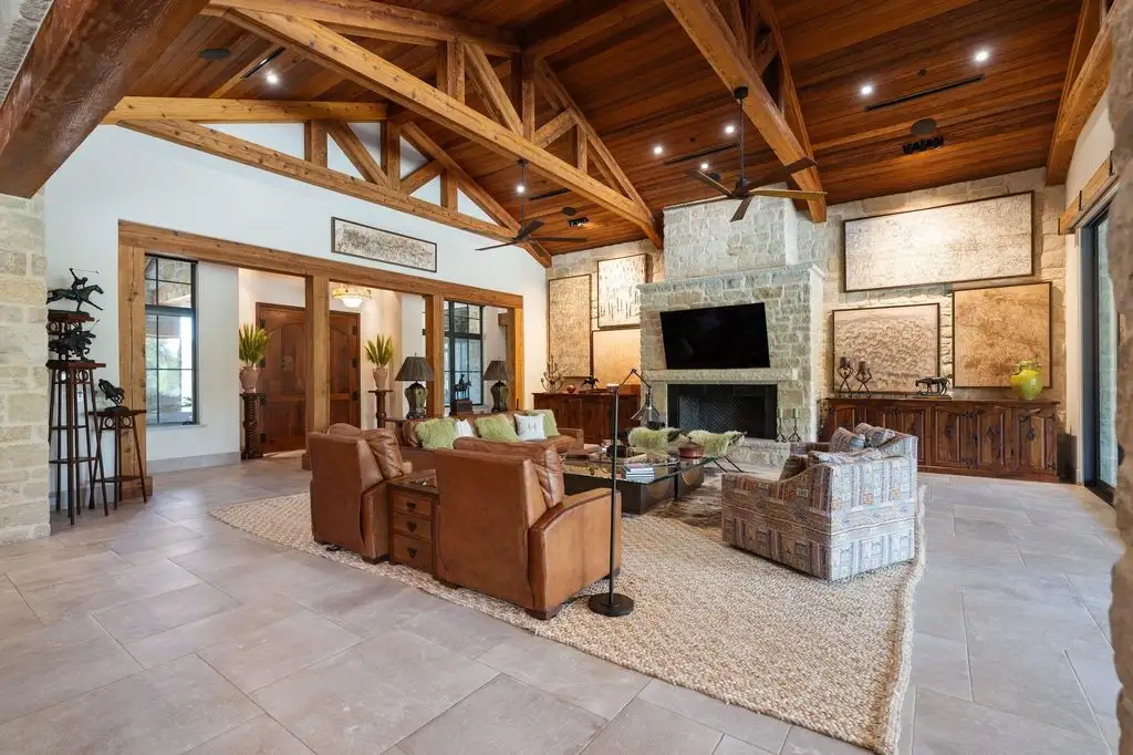 Inside 3401 Pueblo Viejo Ln A Breathtaking Texas Estate Asking 14.8 Million 12