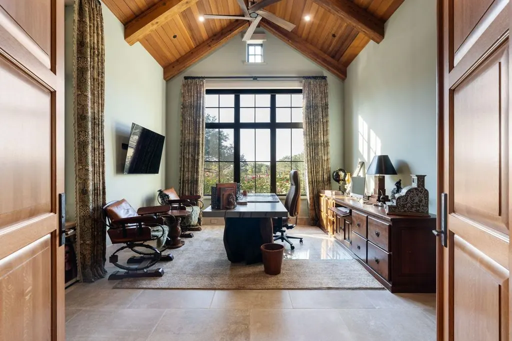 Inside 3401 Pueblo Viejo Ln A Breathtaking Texas Estate Asking 14.8 Million 16