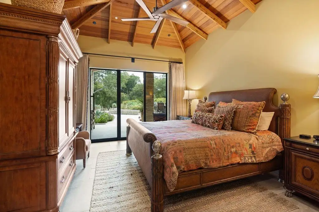 Inside 3401 Pueblo Viejo Ln A Breathtaking Texas Estate Asking 14.8 Million 20