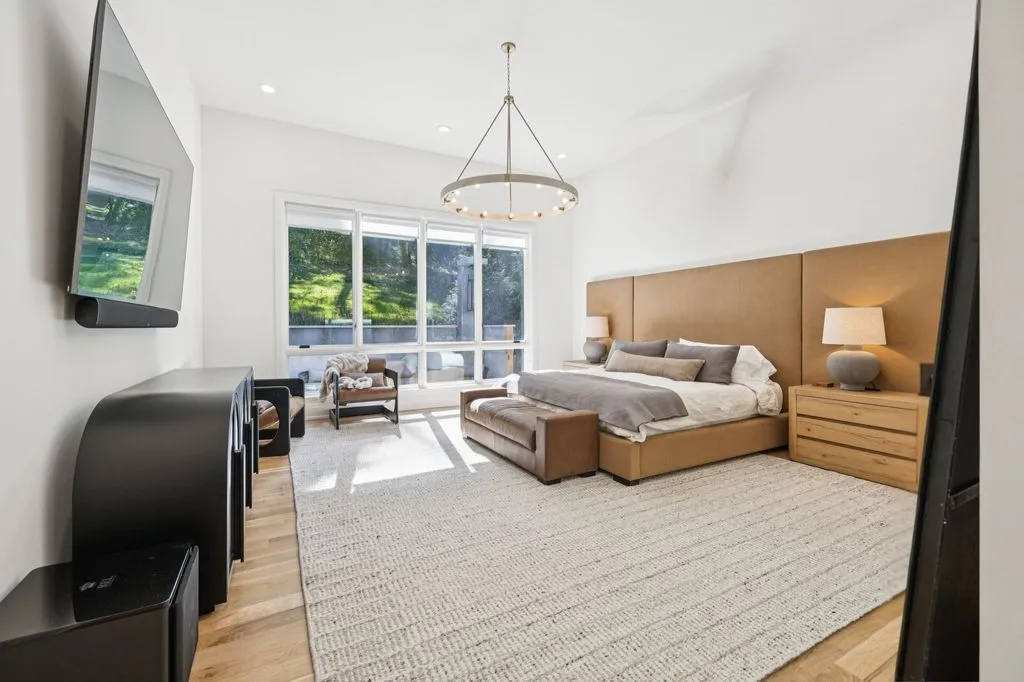 Magnificent Tennessee Estate at 1323 Harding Pl Merges Design Sophistication and Advanced Technology for 5.5 Million 13