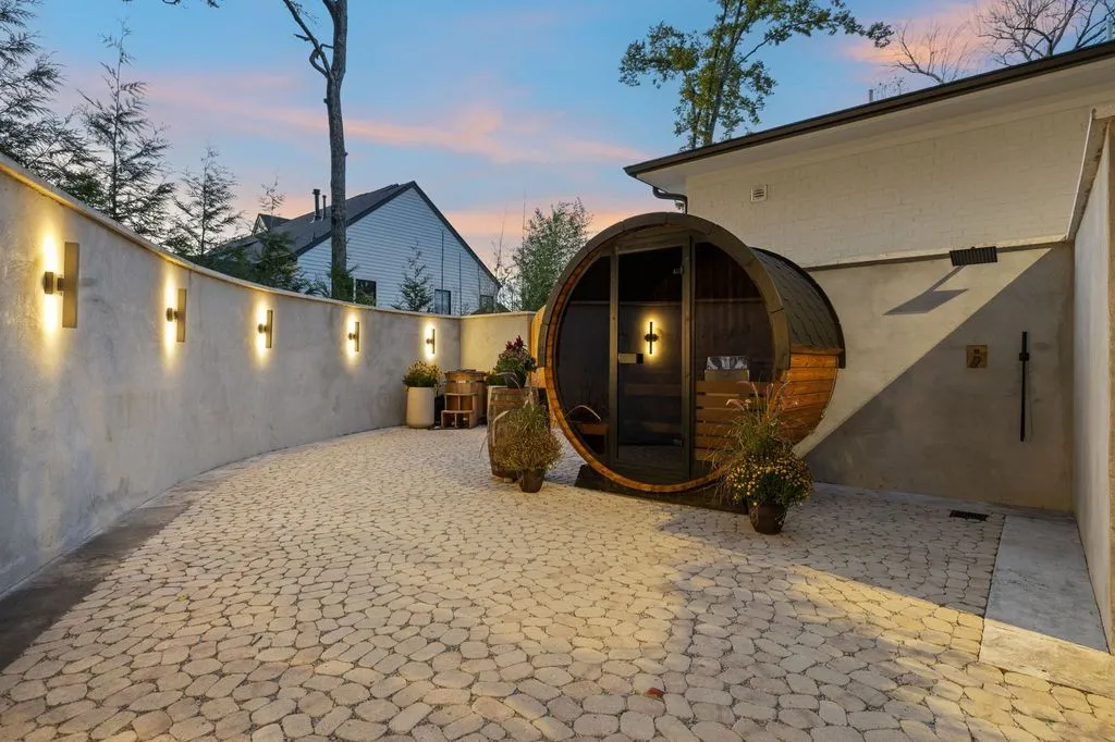 Magnificent Tennessee Estate at 1323 Harding Pl Merges Design Sophistication and Advanced Technology for 5.5 Million 21