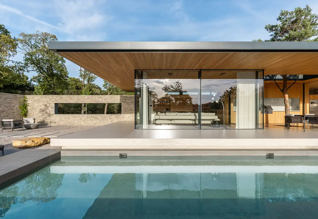 Meadow House by Strom Architects Elegant Pin Wheel Design in Essex Countryside 1