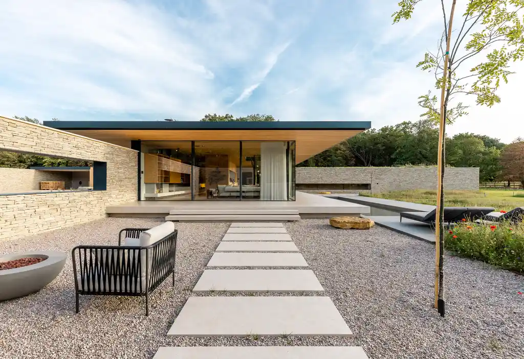 Meadow House by Ström Architects, Elegant Pin-Wheel Design in Essex Countryside
