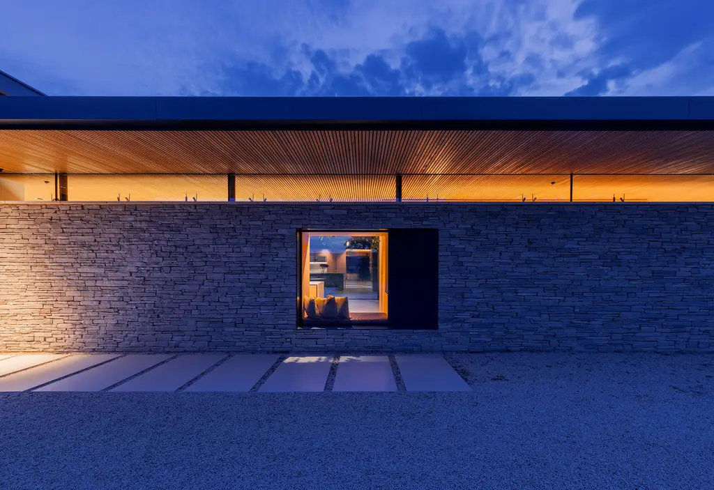 Meadow House by Strom Architects Elegant Pin Wheel Design in Essex Countryside 2