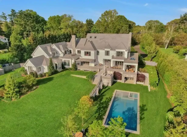 Connecticut Modern Estate by Renowned Architect William D. Earls Seeks $15.945 Million