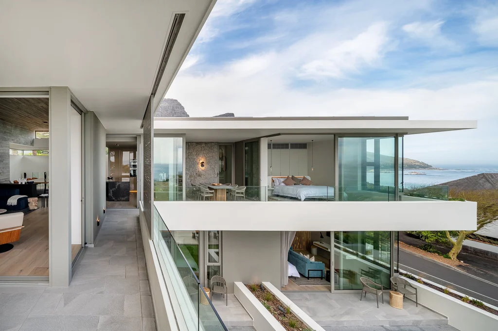 S 1 House by GSQUARED Architects Redefines Modern Coastal Living in Cape Town with Sculptural Minimalism 4