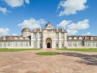 Château D’Mont: A Spectacular Texas Estate Offering Unmatched Elegance, Functionality for $4.9 Million 1 Spectacular Chateau DMont at 16157 Mayfield Rd Redefines Texas Luxury Living at 4.9 Million 1