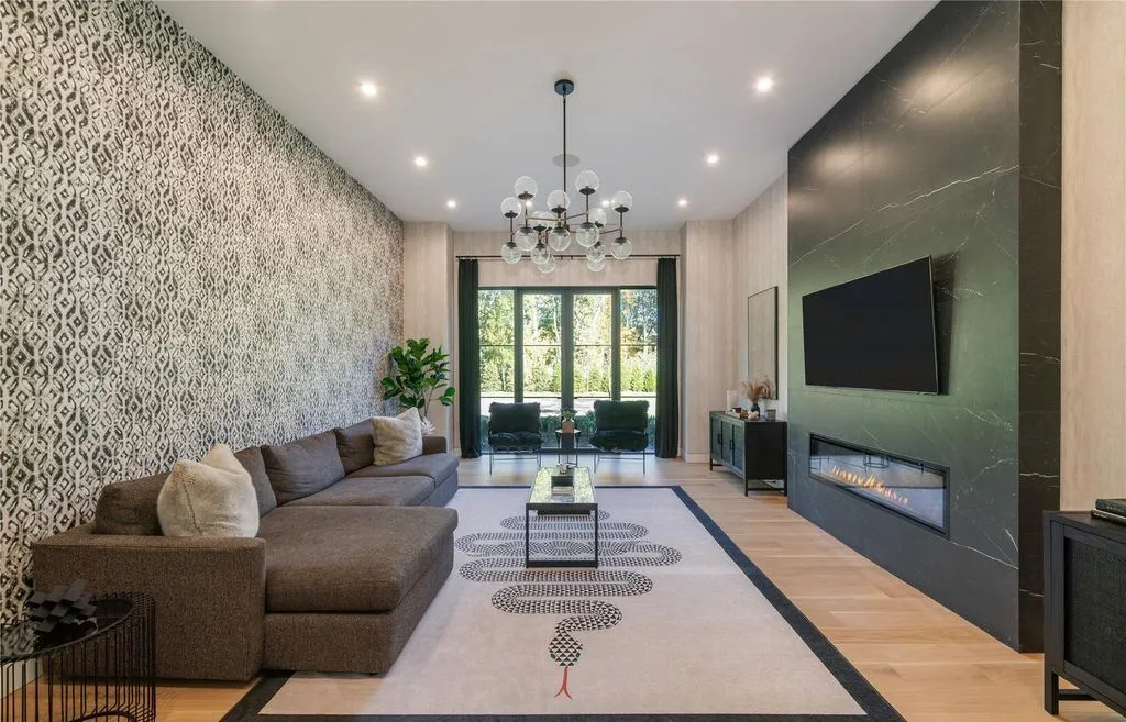 0 Lattingtown Road Stunning New York Home Offering Traditional Comfort with a Modern Edge 17