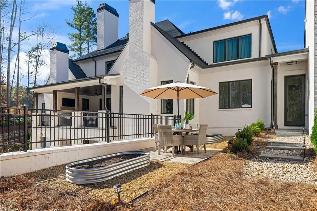 Georgia’s Remarkable Resort-Style Estate Where Timeless Design Meets Modern Luxury for $4.95 Million 15 1002 Overlook Ter LOT 0 A Spectacular Georgia Estate Where Timeless Design and Modern Luxury Converge 12