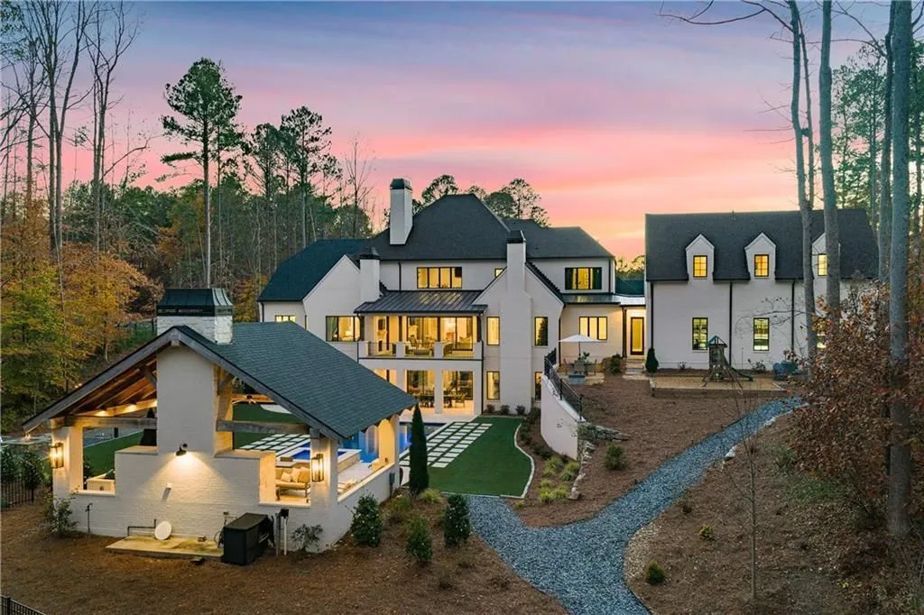 Georgia’s Remarkable Resort-Style Estate Where Timeless Design Meets Modern Luxury for $4.95 Million 26 1002 Overlook Ter LOT 0 A Spectacular Georgia Estate Where Timeless Design and Modern Luxury Converge 7 1