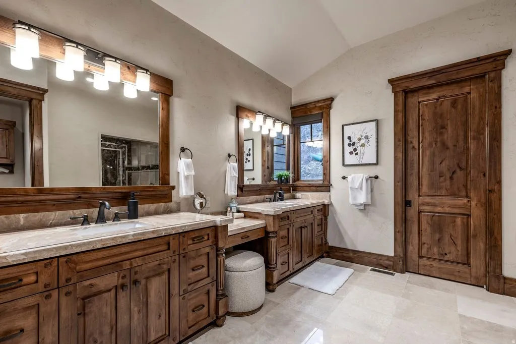 Park City Luxury Redefined: A $13.95 Million Masterpiece of Elevated Mountain Living 18 10139 Summit View Dr Showcases Unparalleled 13.95 Million Mountain Luxury in Park City 14