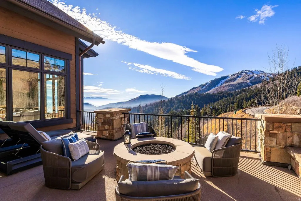 Park City Luxury Redefined: A $13.95 Million Masterpiece of Elevated Mountain Living 10 10139 Summit View Dr Showcases Unparalleled 13.95 Million Mountain Luxury in Park City 4