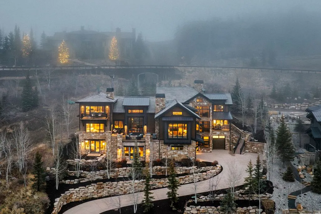 Park City Luxury Redefined: A $13.95 Million Masterpiece of Elevated Mountain Living 8 10139 Summit View Dr Showcases Unparalleled 13.95 Million Mountain Luxury in Park City 6