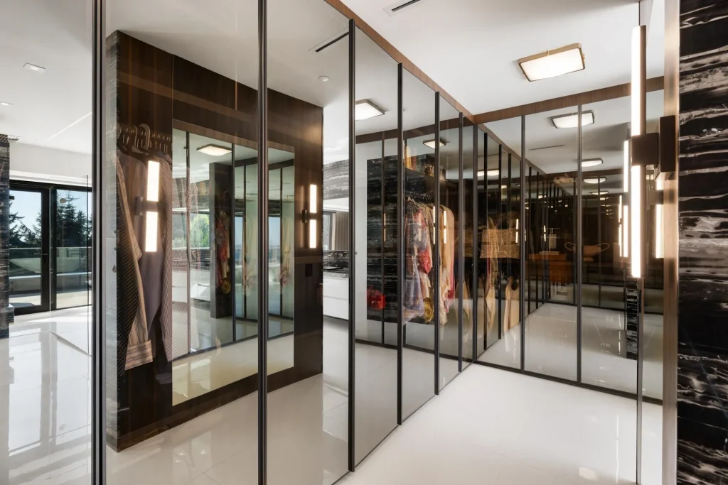 A West Vancouver Masterpiece with Sweeping City & Ocean Views Lists for C$16.8 Million 22 1050 King Georges Way Exquisite West Vancouver Estate with Sweeping City Ocean Views Asking C16.8 Million 16