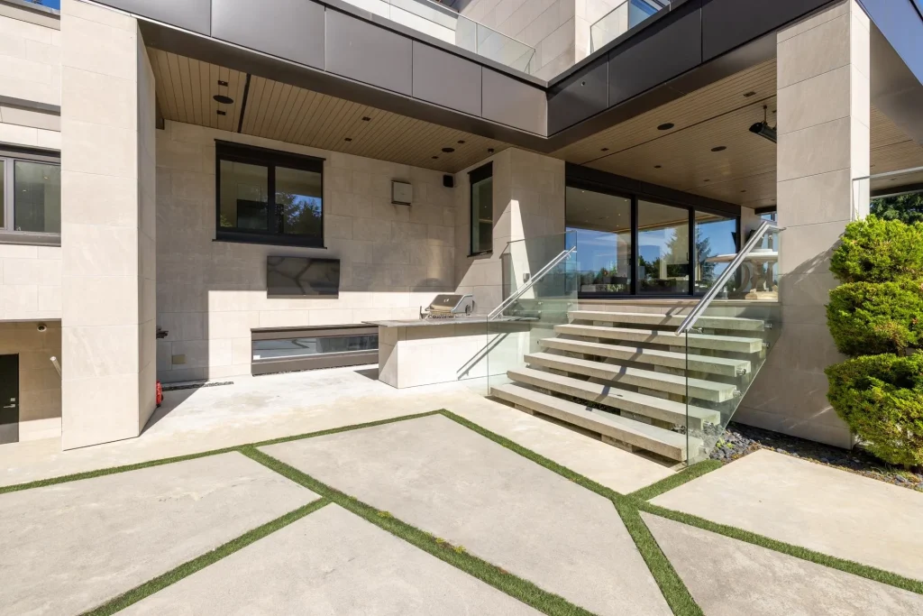 A West Vancouver Masterpiece with Sweeping City & Ocean Views Lists for C$16.8 Million 18 1050 King Georges Way Exquisite West Vancouver Estate with Sweeping City Ocean Views Asking C16.8 Million 22