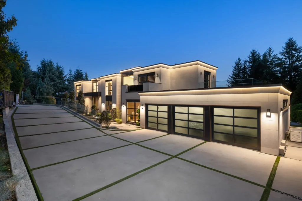 A West Vancouver Masterpiece with Sweeping City & Ocean Views Lists for C$16.8 Million 32 1050 King Georges Way Exquisite West Vancouver Estate with Sweeping City Ocean Views Asking C16.8 Million 28