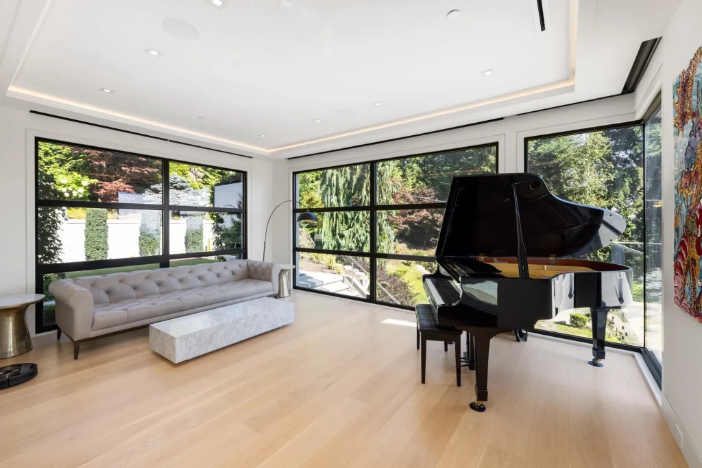 A West Vancouver Masterpiece with Sweeping City & Ocean Views Lists for C$16.8 Million 11 1050 King Georges Way Exquisite West Vancouver Estate with Sweeping City Ocean Views Asking C16.8 Million 7