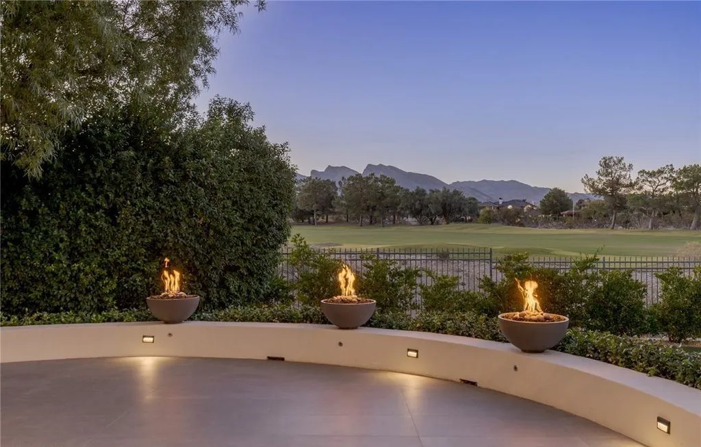 1109 Pine Island Ct Architectural Marvel Transformed into a Midcentury Masterpiece in Nevada 10