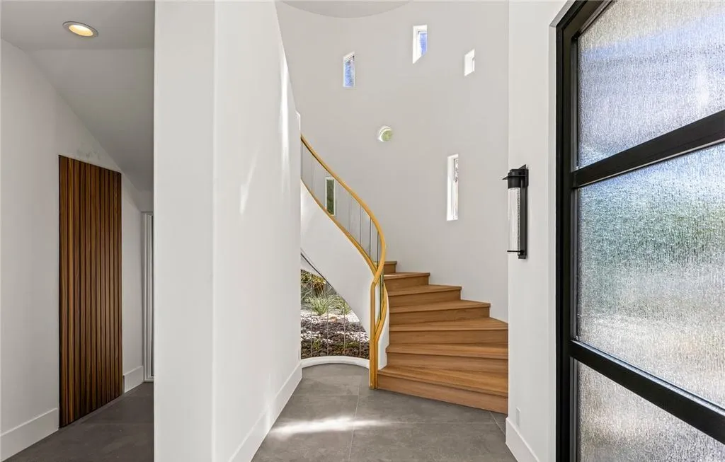 1109 Pine Island Ct Architectural Marvel Transformed into a Midcentury Masterpiece in Nevada 4