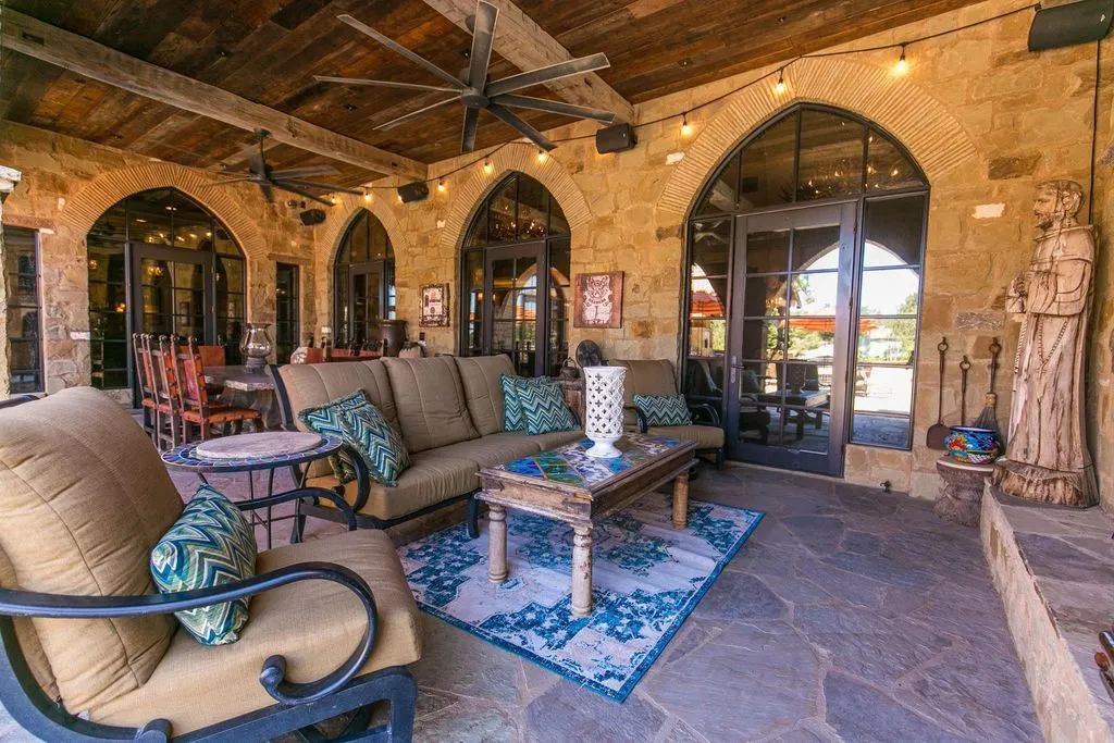 113 La Posada Spectacular Texas Waterfront Estate Redefining Artistic Luxury and Architectural Excellence at 9.895 Million 10