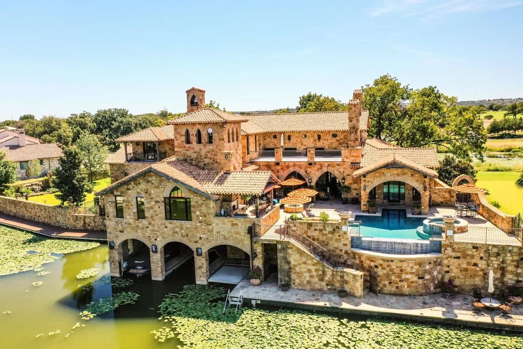 113 La Posada Spectacular Texas Waterfront Estate Redefining Artistic Luxury and Architectural Excellence at 9.895 Million 2
